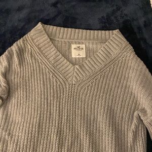 Women’s grey Hollister sweater